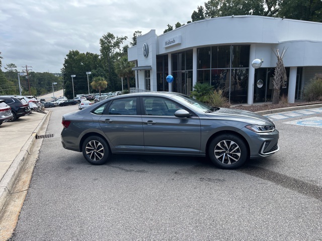 2026 Volkswagen Jetta 1.5T S photo 2