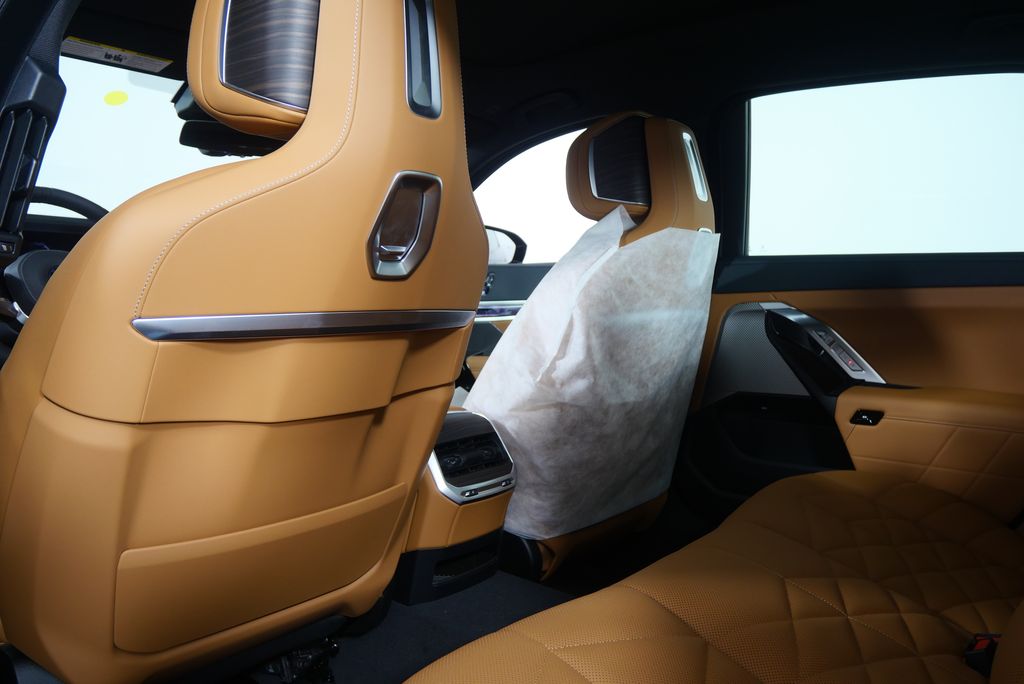 2025 Bmw 740i photo 16