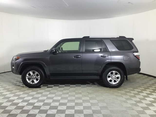 2021 Toyota 4Runner SR5 photo 4