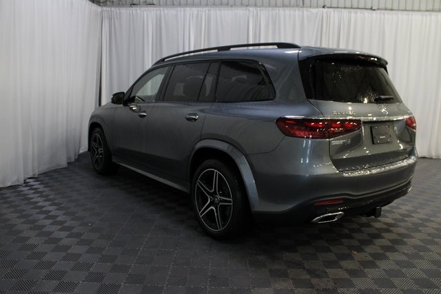 2026 Mercedes Benz GLS 450 4MATIC photo 4