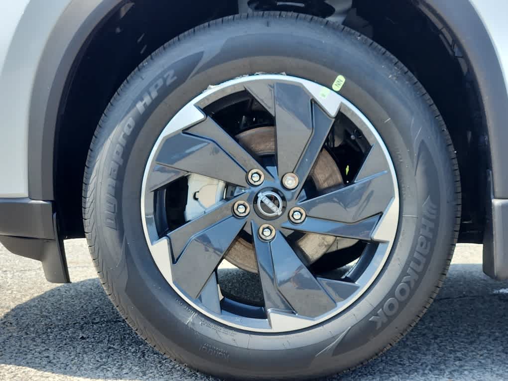 2025 Nissan Rogue SV photo 6