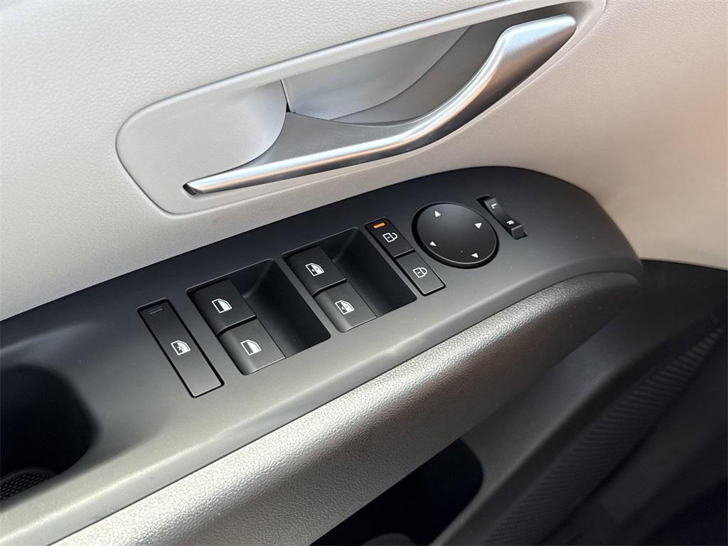 2025 Hyundai Tucson SEL Convenience photo 12
