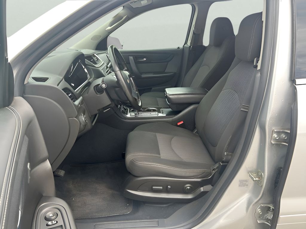 2016 Chevrolet Traverse 1LT photo 9