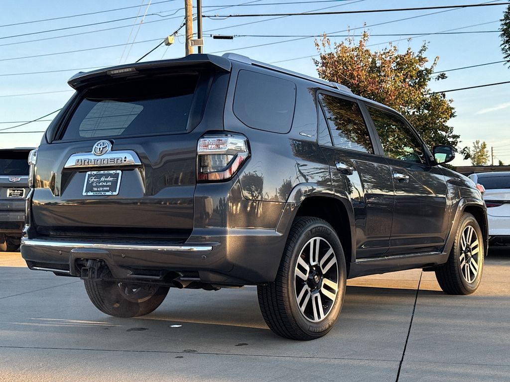 2017 Toyota 4Runner Limited photo 4