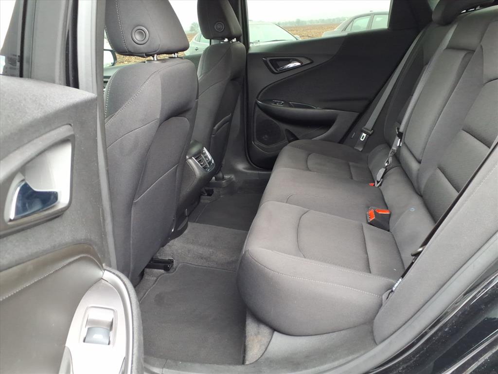 2024 Chevrolet Malibu 1LT photo 3