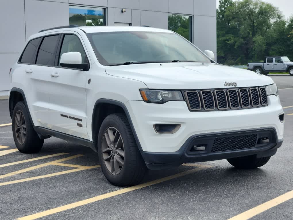 Used 2016 Jeep Grand Cherokee Laredo with VIN 1C4RJFAG8GC493552 for sale in Newark, DE