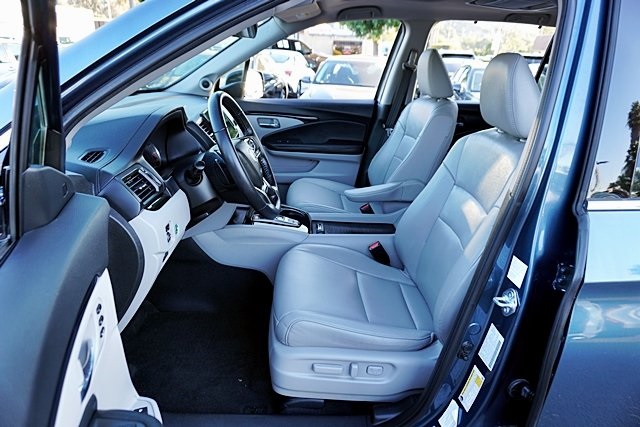 Used 2022 Blue Honda Touring image 13