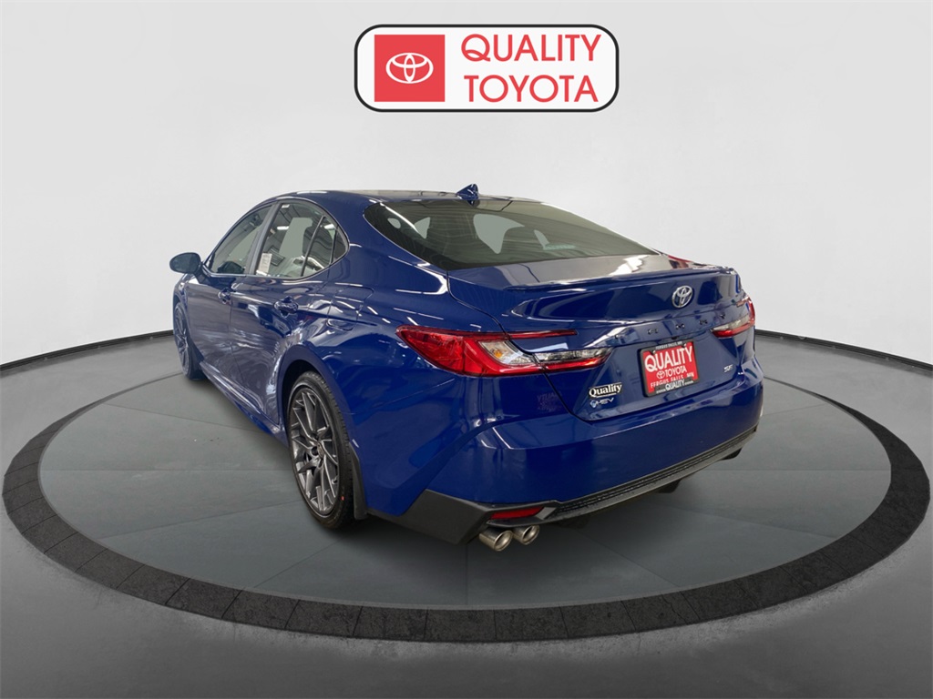 2025 Toyota Camry SE photo 4