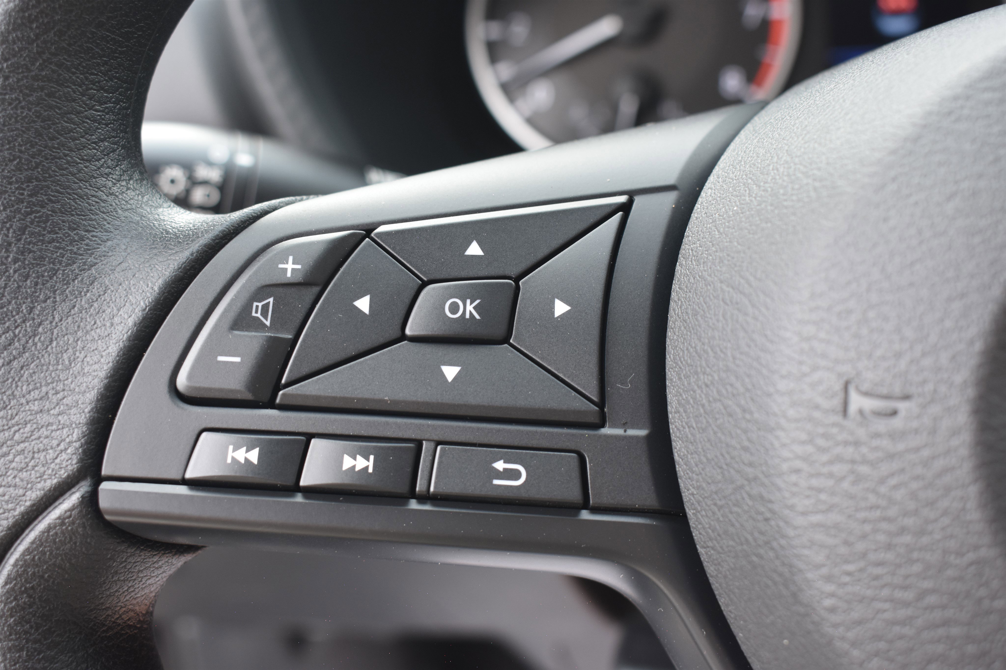 2025 Nissan Sentra S photo 9