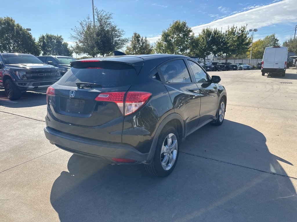 2016 Honda HR-V LX photo 4