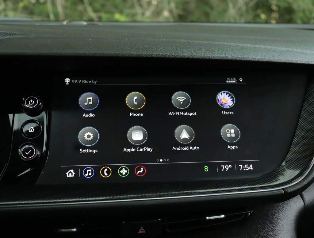 2023 Buick Envision Essence photo 9