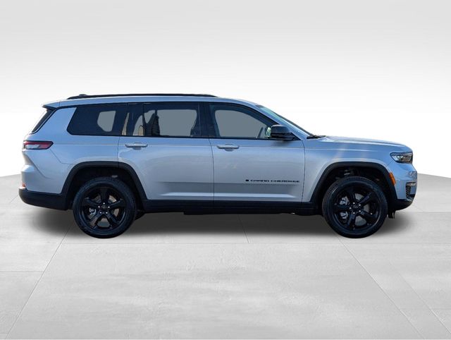 2025 Jeep Grand Cherokee Limited photo 6