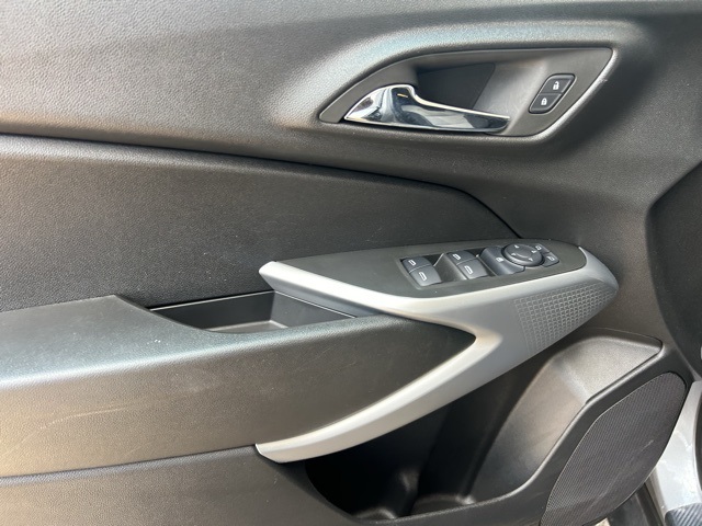 2025 Chevrolet Trax LS photo 27