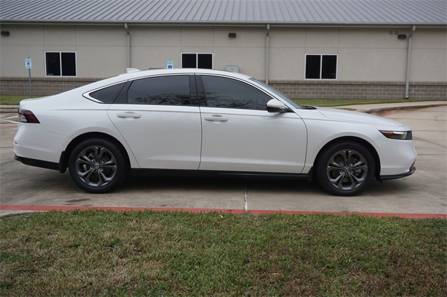 2025 Honda Accord Hybrid EX-L photo 3