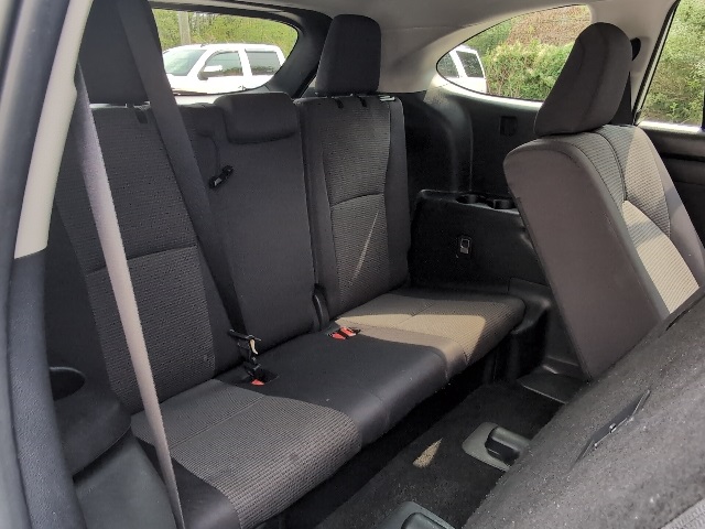 2024 Toyota Highlander LE photo 48