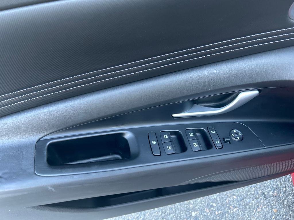 2022 Hyundai Elantra SEL Convenience photo 11