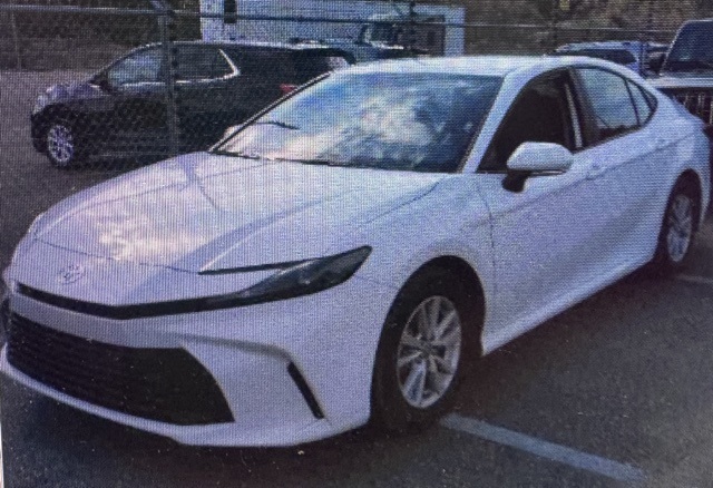 2025 Toyota Camry LE's photo
