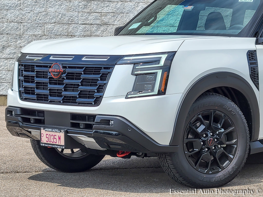 2025 Nissan Armada photo 2