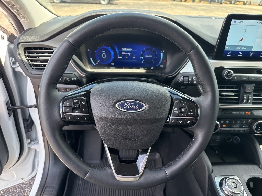 2022 Ford Escape SEL photo 3