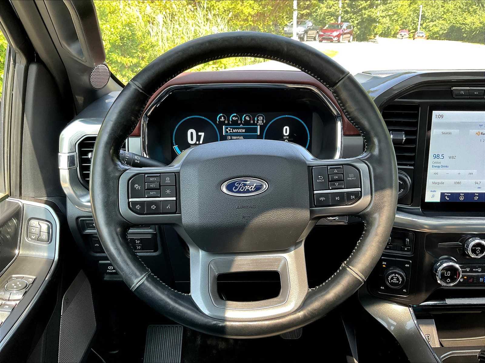 2021 Ford F-150 Lariat photo 17