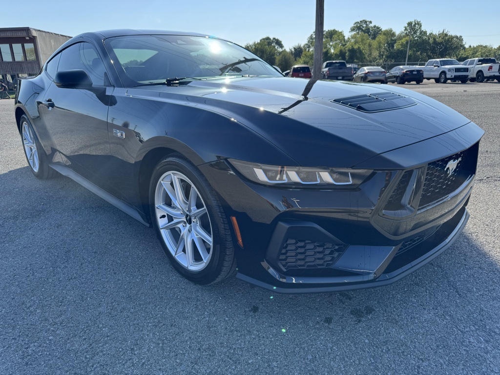 2025 Ford Mustang GT Premium photo 3