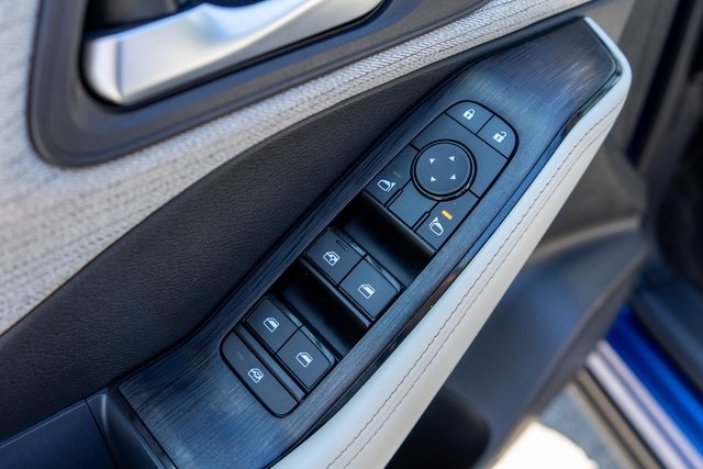 2022 Nissan Rogue SV photo 11