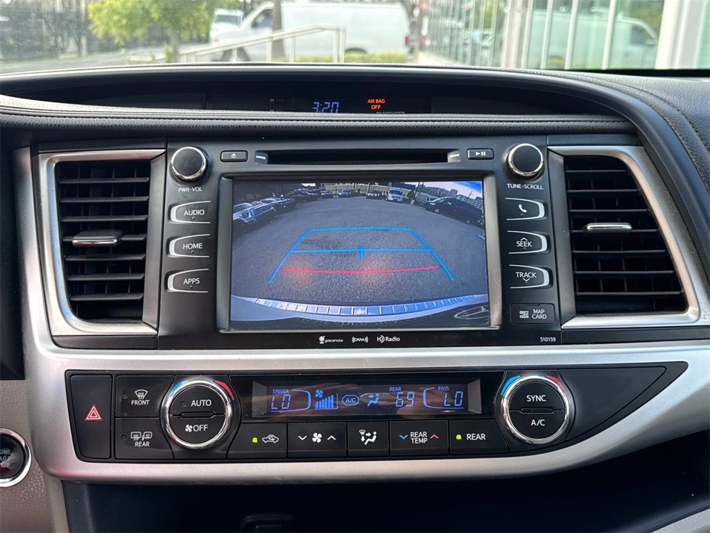 2016 Toyota Highlander XLE photo 23