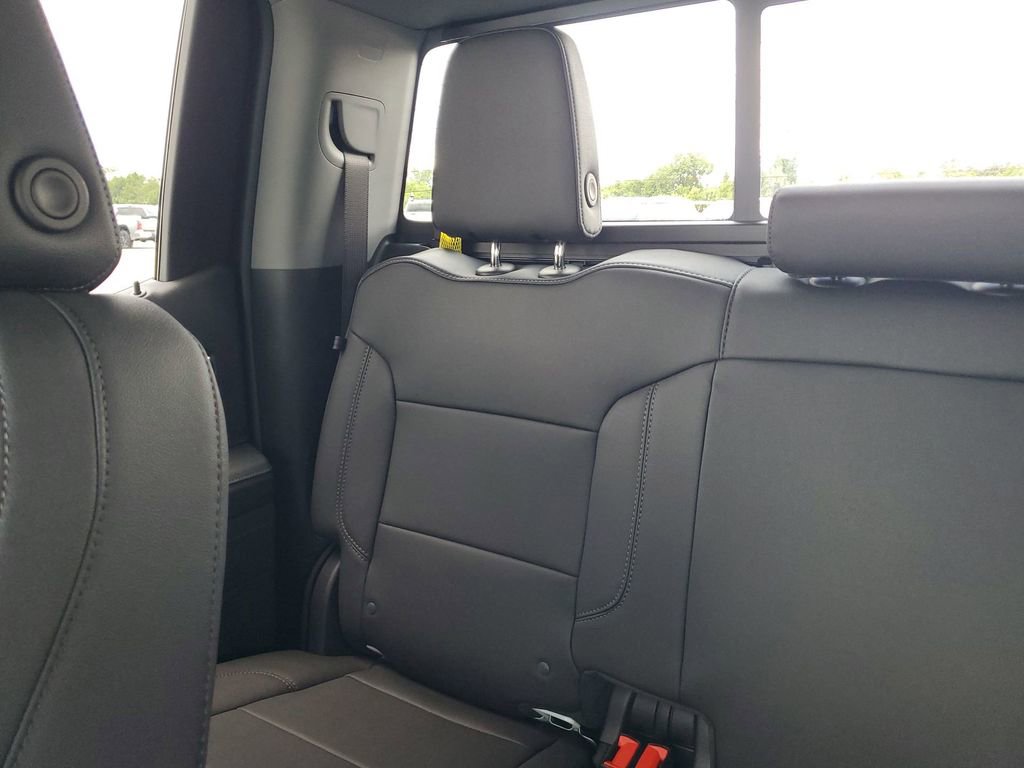 2025 Chevrolet Silverado 1500 RST photo 9
