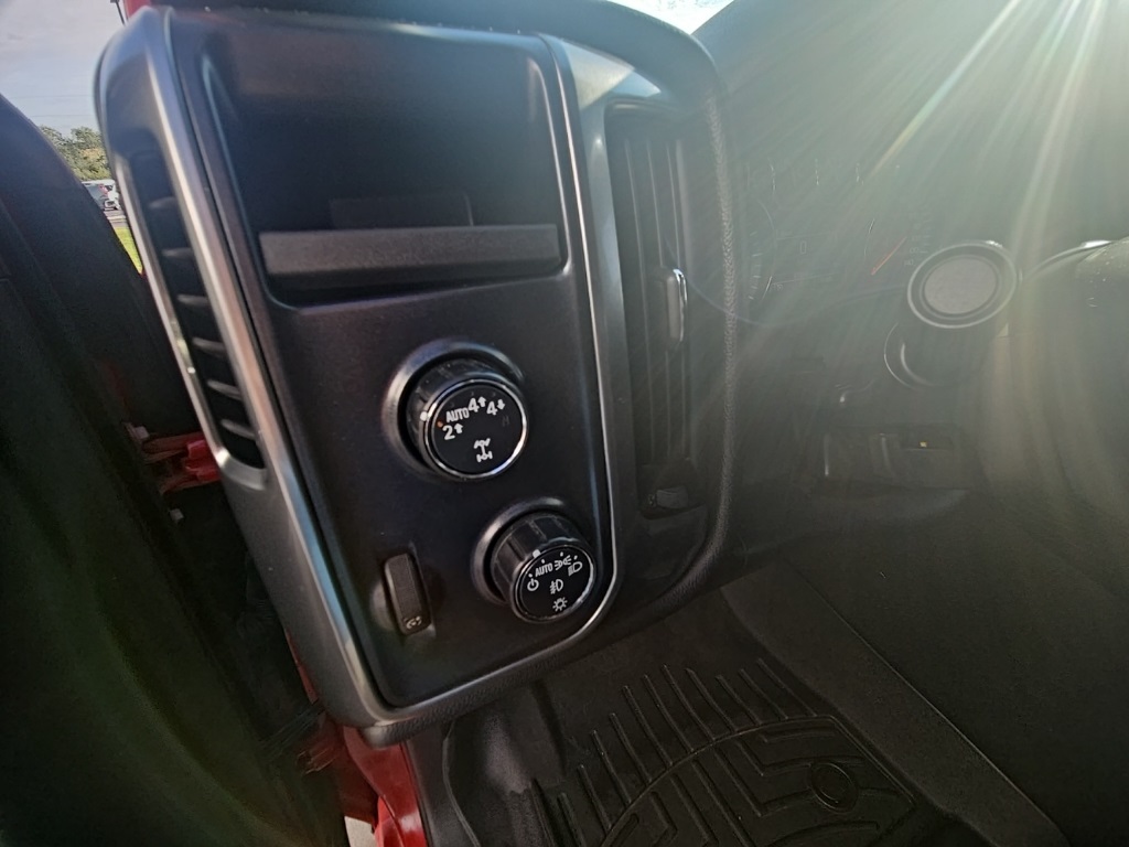 2018 Chevrolet Silverado 1500 LT photo 22