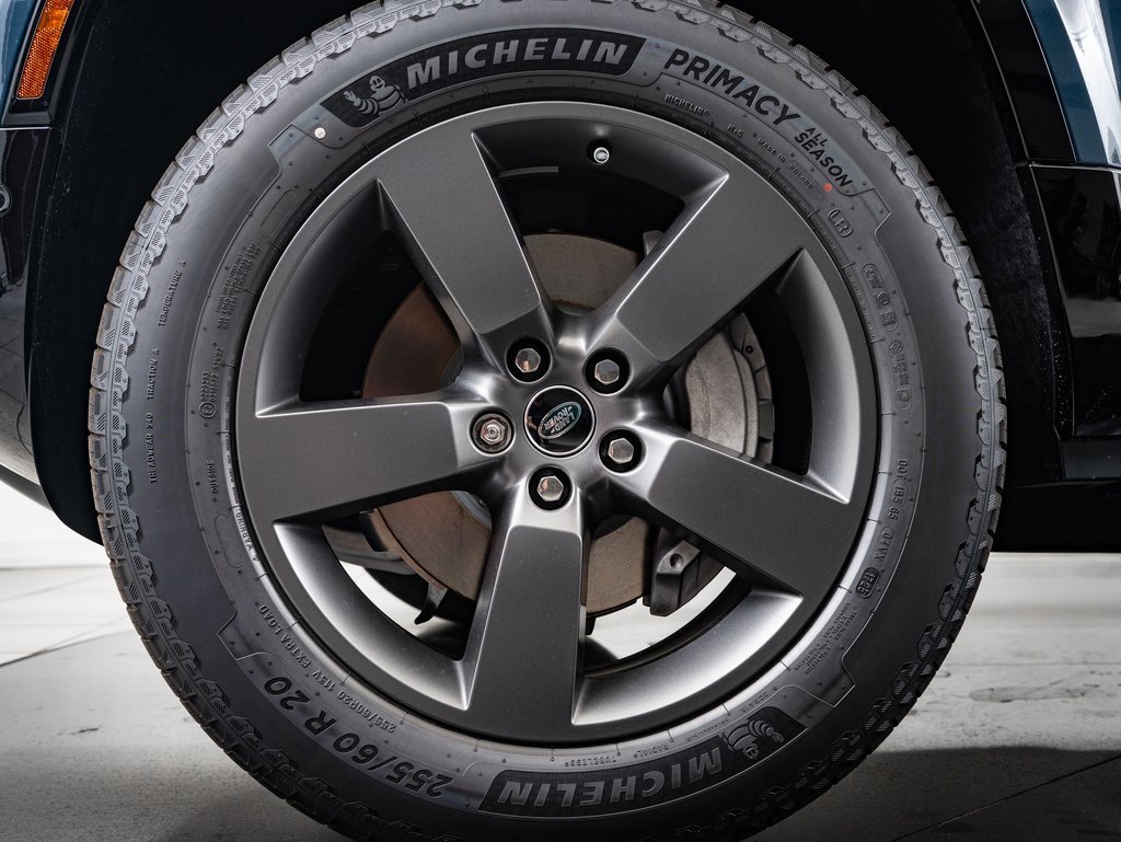 2025 Land Rover Defender 90 X-Dynamic SE photo 12