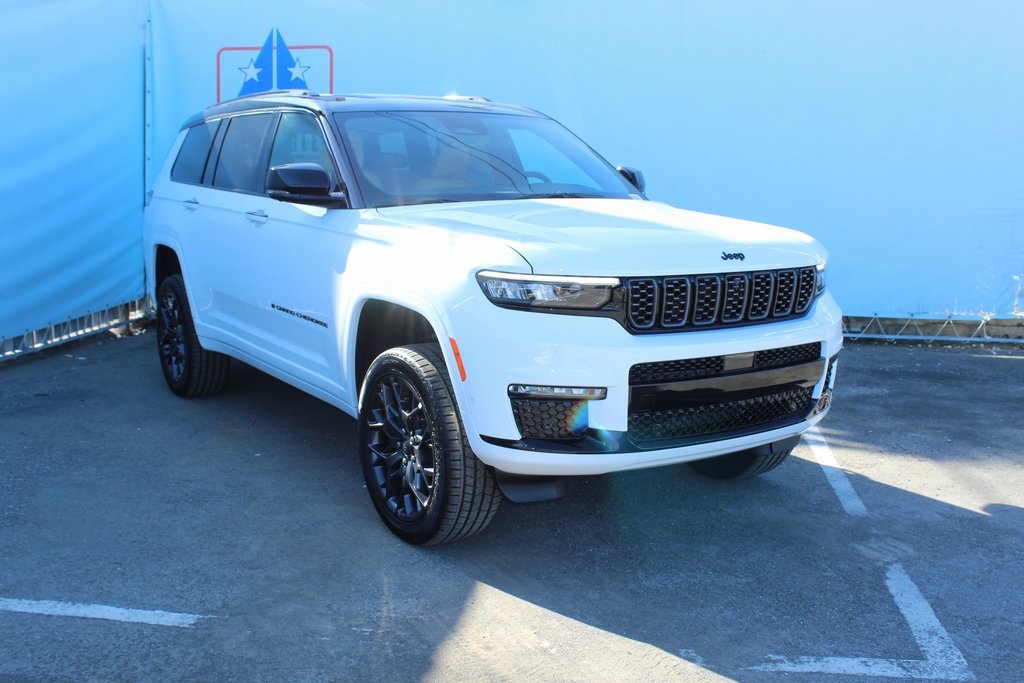 2025 Jeep Grand Cherokee L Summit photo 4