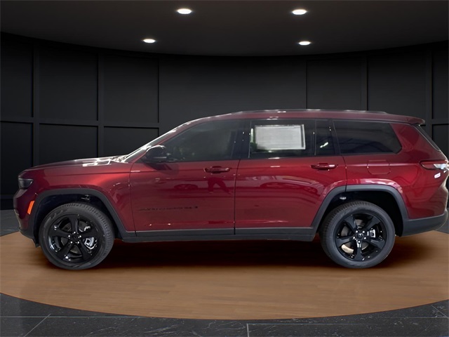 2025 Jeep Grand Cherokee Limited photo 2