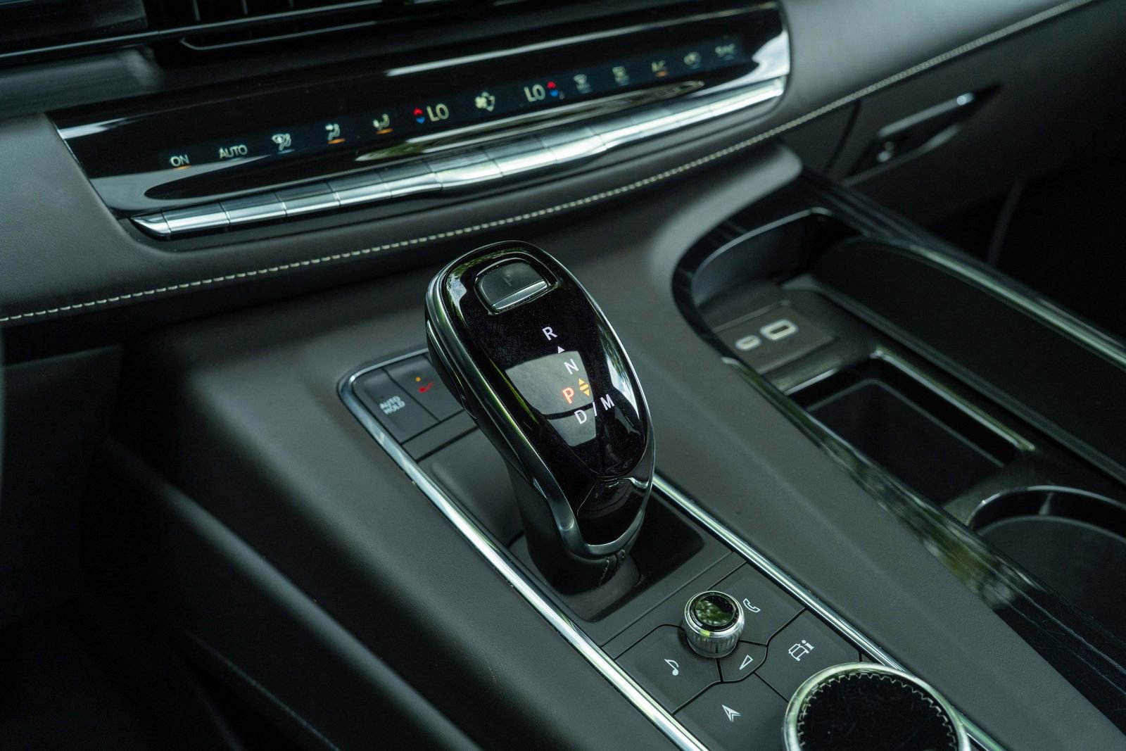2023 Cadillac Escalade V-Series photo 28
