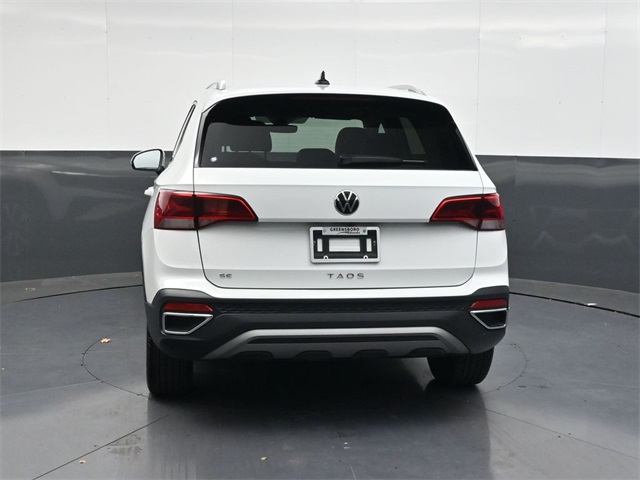 2024 Volkswagen Taos SE photo 4