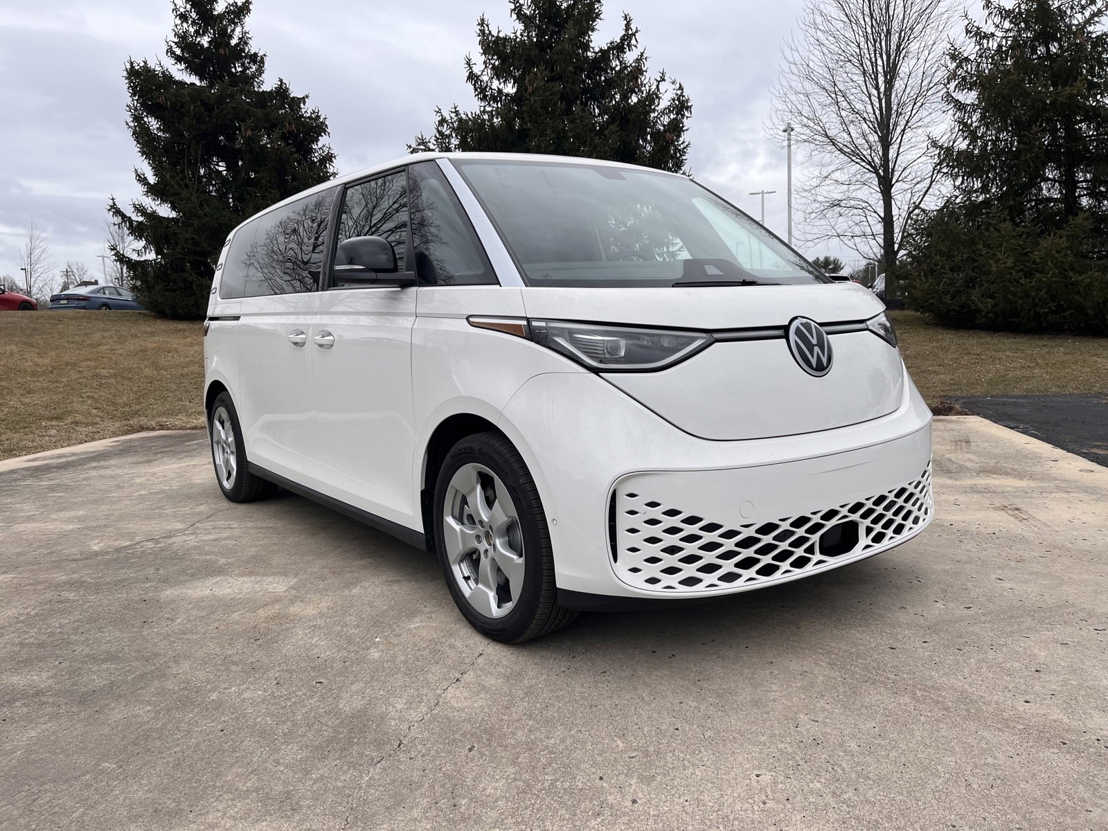 2025 Volkswagen ID. Buzz Pro S photo 2