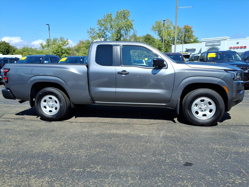 2024 Nissan Frontier S photo 2