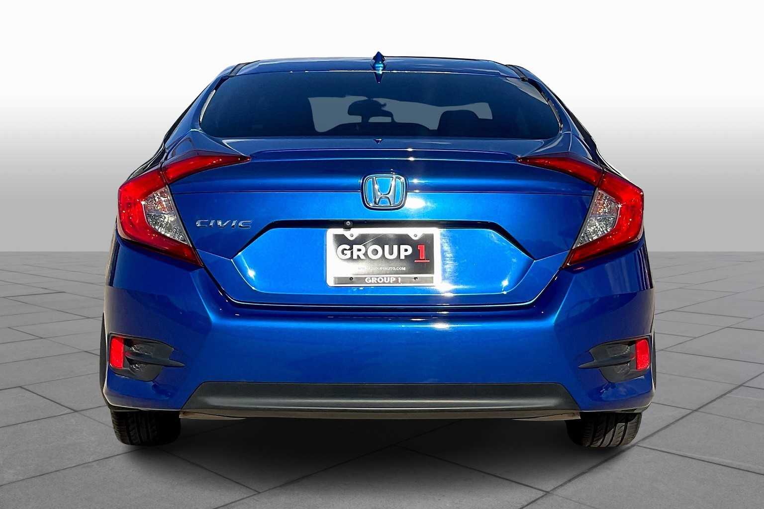 2017 Honda Civic EX-T photo 4