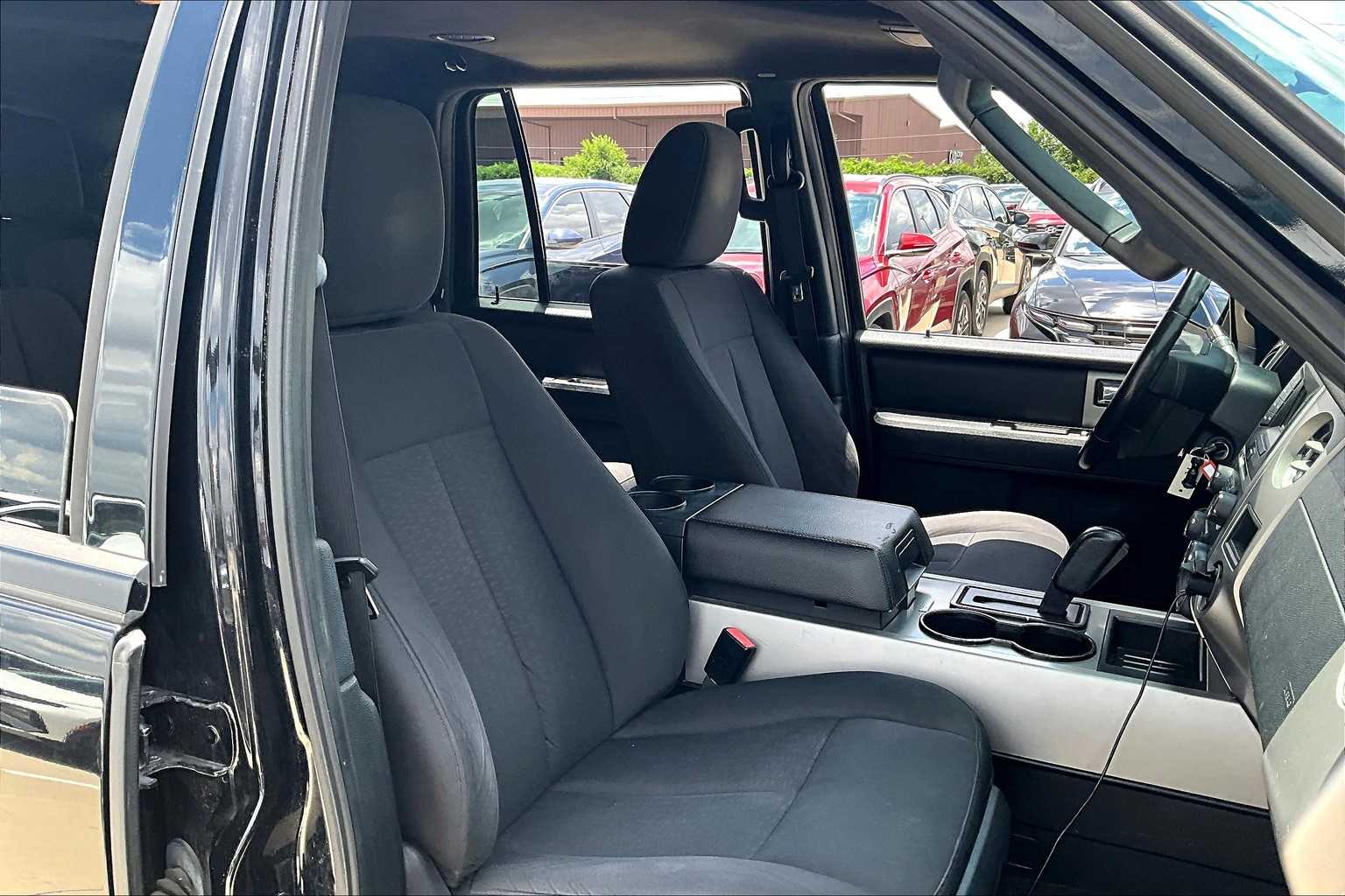 2017 Ford Expedition XLT photo 7