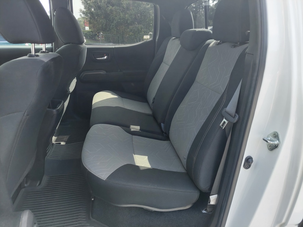 2022 Toyota Tacoma TRD Off-Road photo 4