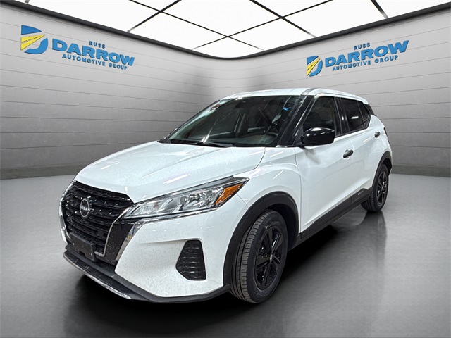 2022 Nissan Kicks S's photo