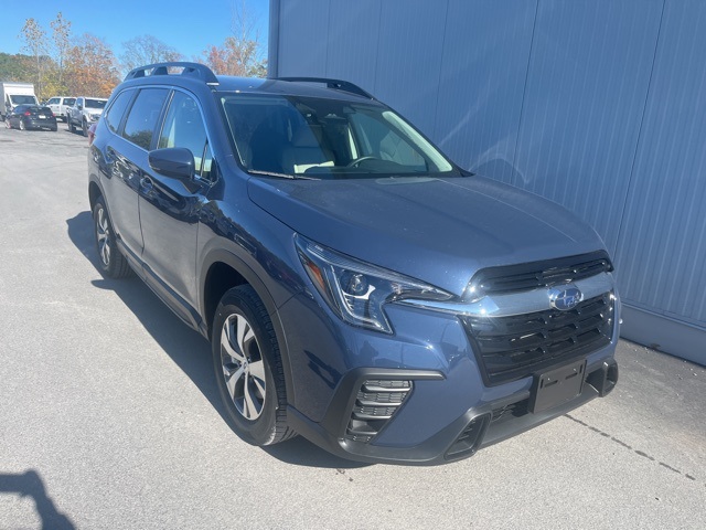 2025 Subaru Ascent Premium's photo