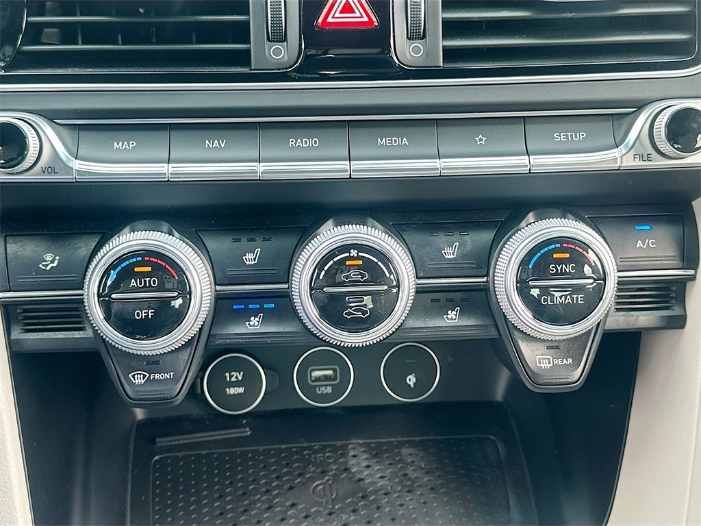 2023 Genesis G70 Advanced 3.3T Sport Prestige photo 15