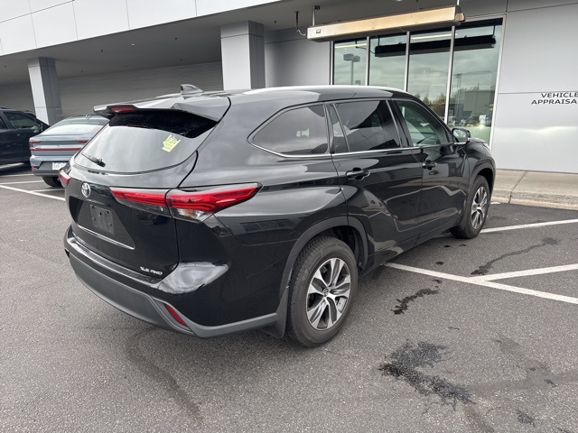 2022 Toyota Highlander XLE photo 4