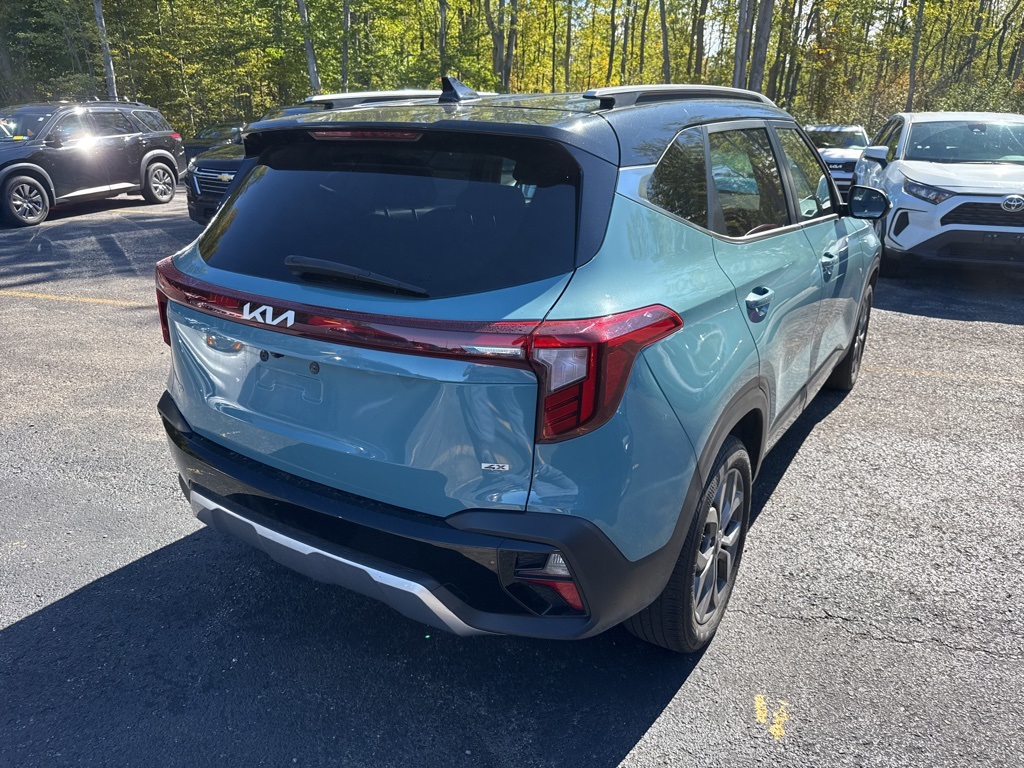2024 Kia Seltos S photo 5