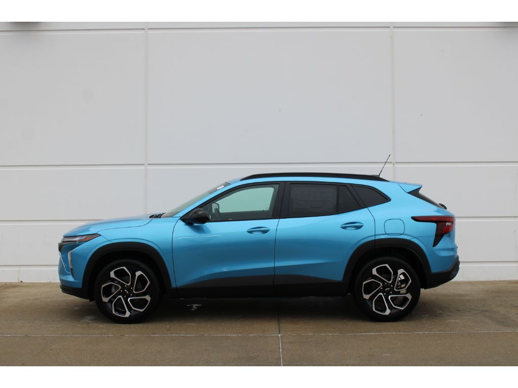 2025 Chevrolet Trax photo 2