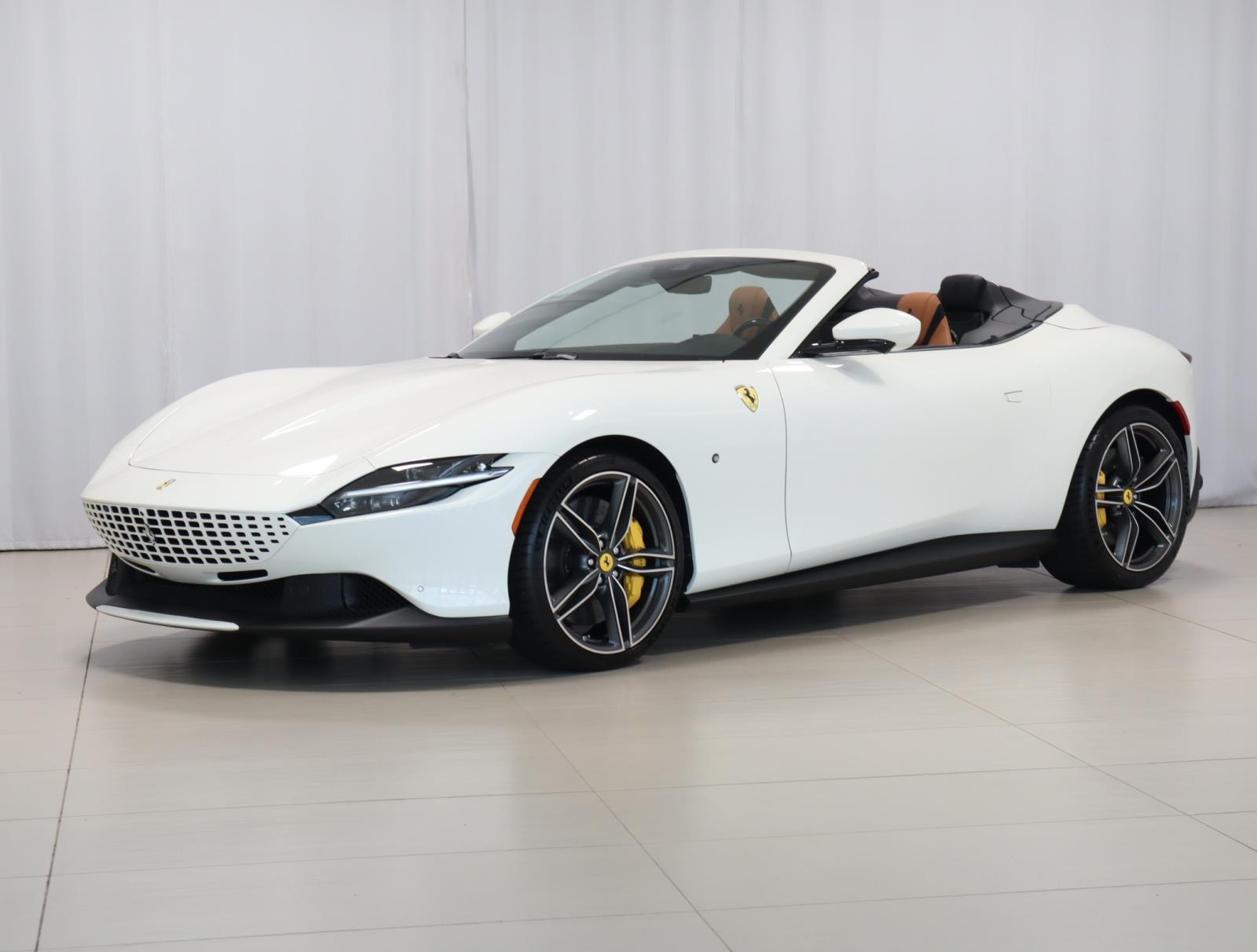 2024 Ferrari Roma Spider photo 3