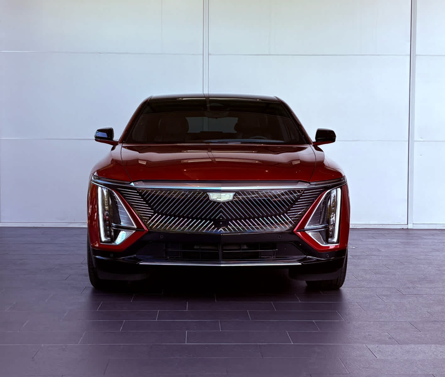 2024 Cadillac Lyriq Luxury photo 2