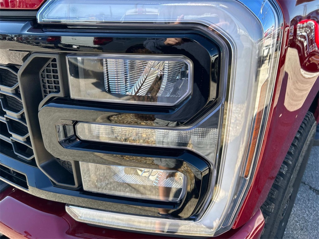 2025 Ford F-250 XLT photo 2