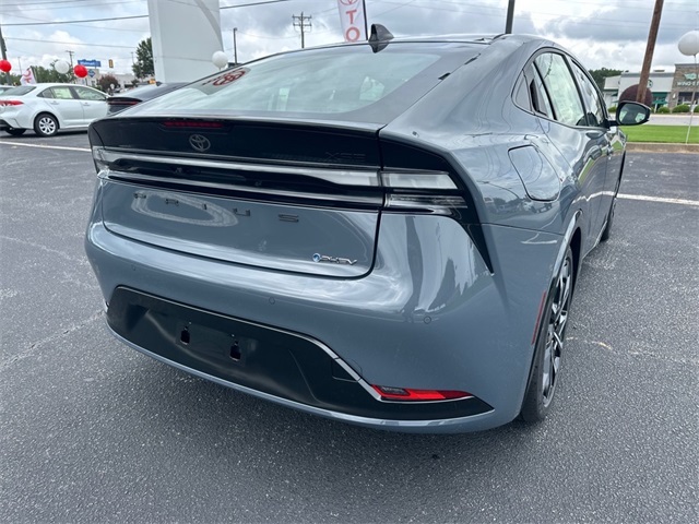 2026 Toyota Prius Plug-in Hybrid XSE photo 3