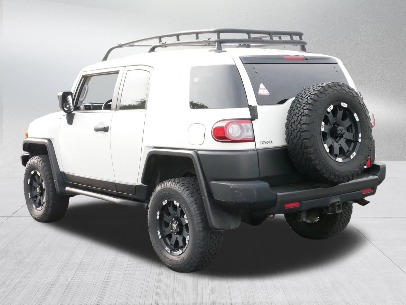 2014 Toyota FJ Cruiser Trail Teams Special Edition photo 5
